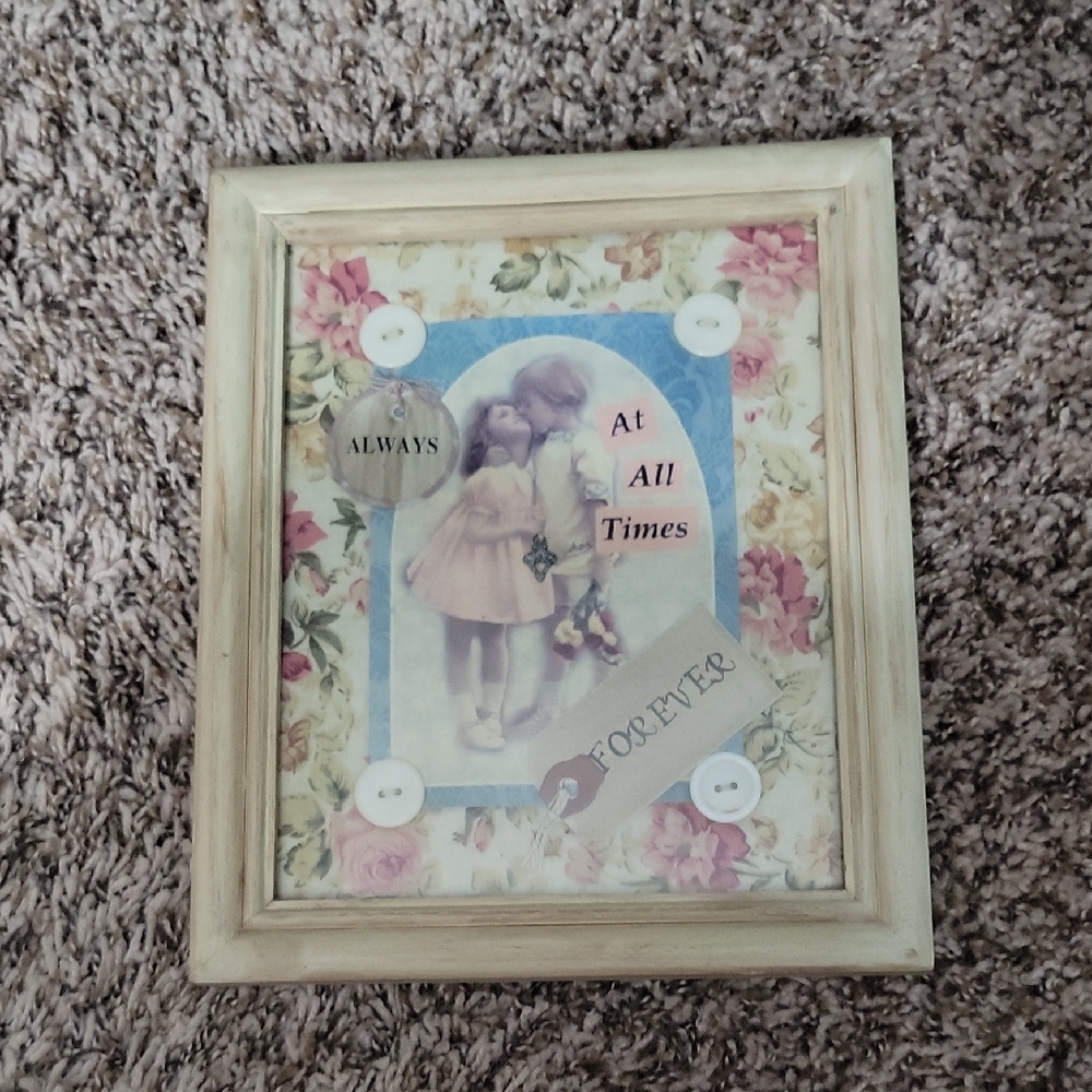 Floral Vintage-Inspired Picture Frame